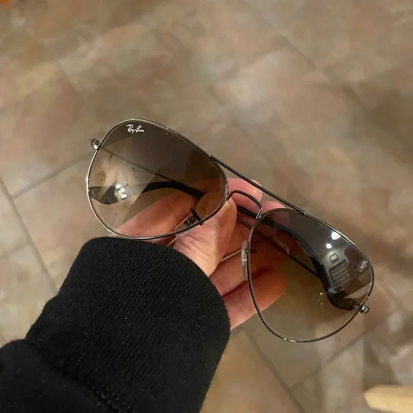 Ray Ban Gradient Brown Aviators - Picture 2 of 3